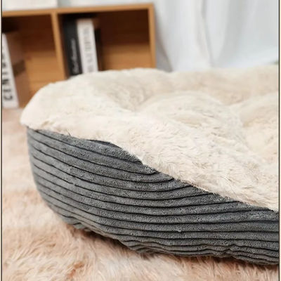 Tenetevi al caldo in inverno con il letto ovale per cani e gatti in modello solido e cuscino caldo invernale
